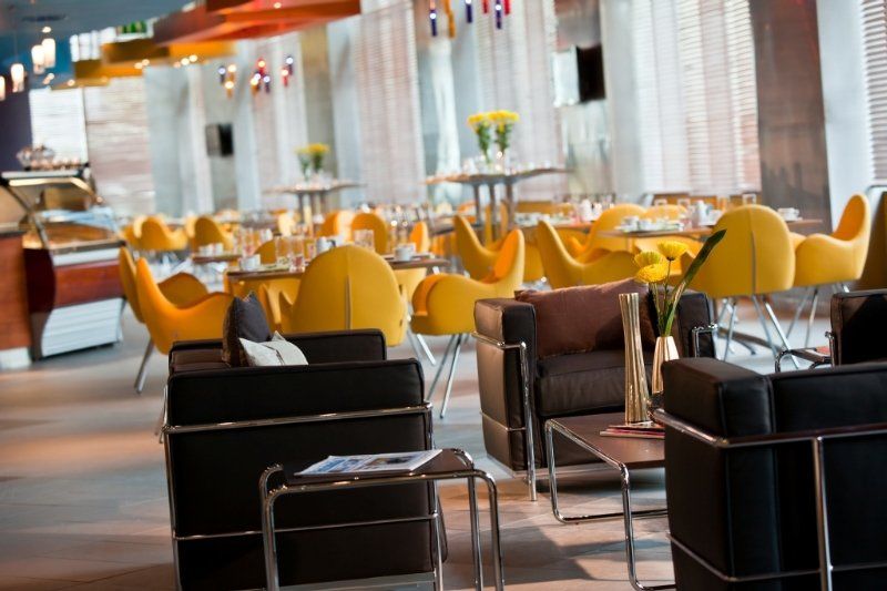 Courtyard By Marriott Doha City Center Экстерьер фото